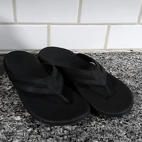 George Men's Black Thong Sandals. Size 9 NWOT - Picture 2 of 7